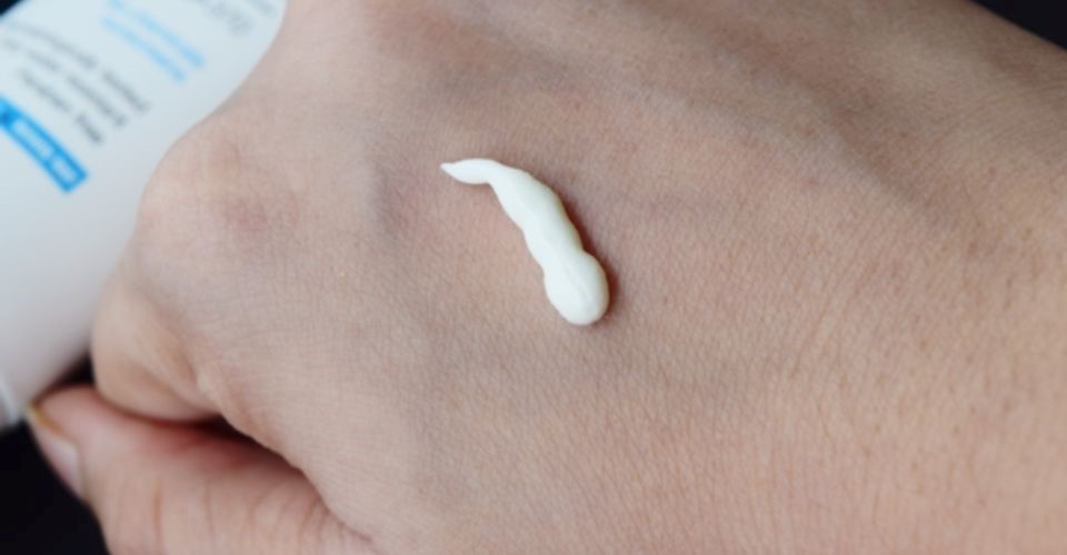 Z Block Sunscreen Review Texture, Ingredients, Benefits & More